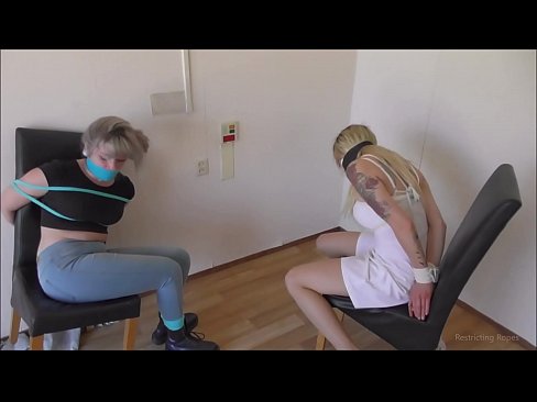 ❤️ E varur / e lidhur dhe e gojës / vajzë në ankth ❤️ Video qij në sq.sexuria-net.ru ❌